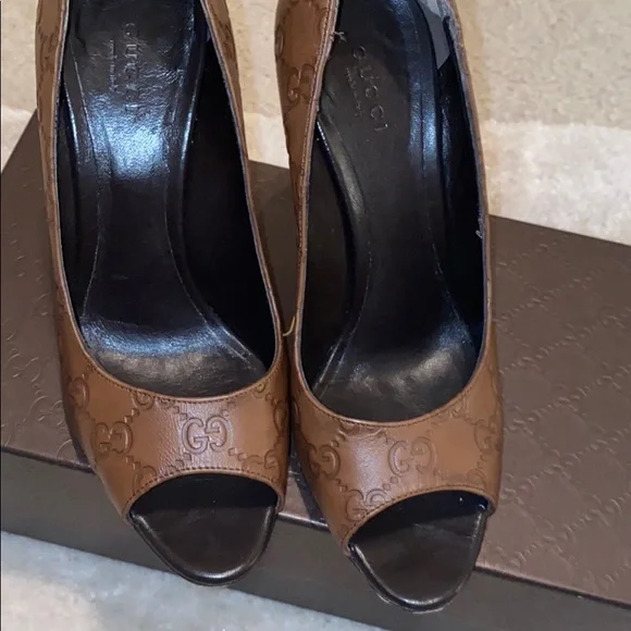 Gucci Brown Peep-Toe Sandals - Picture 2 of 4